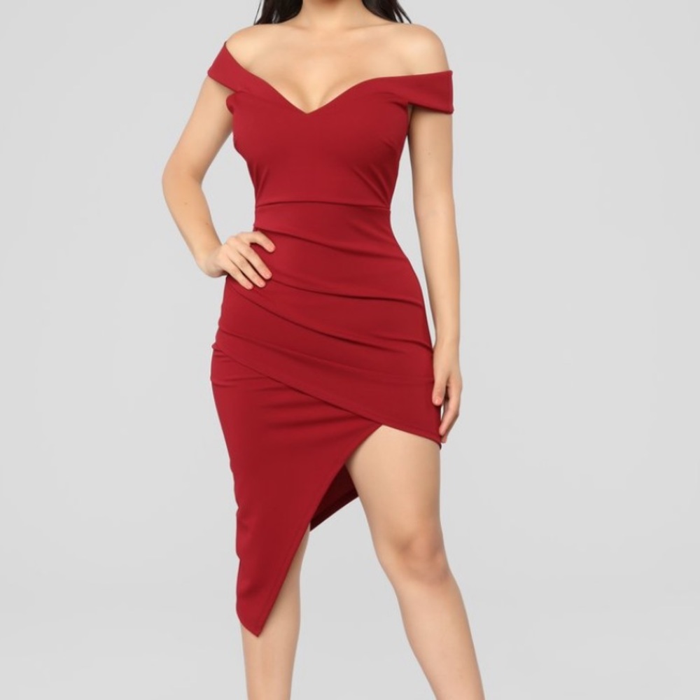 FASHIONOVA Off-Shoulder La Lune Bodycon Red Dress
